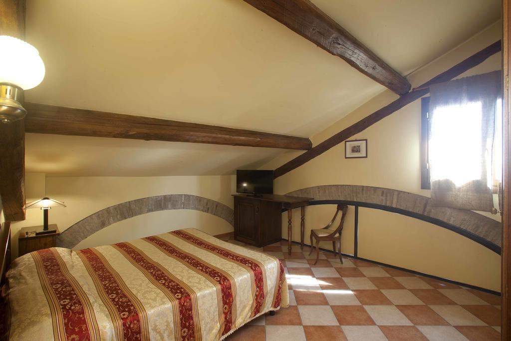 Agriturismo Il Bove Reggio Emilia Pokoj fotografie